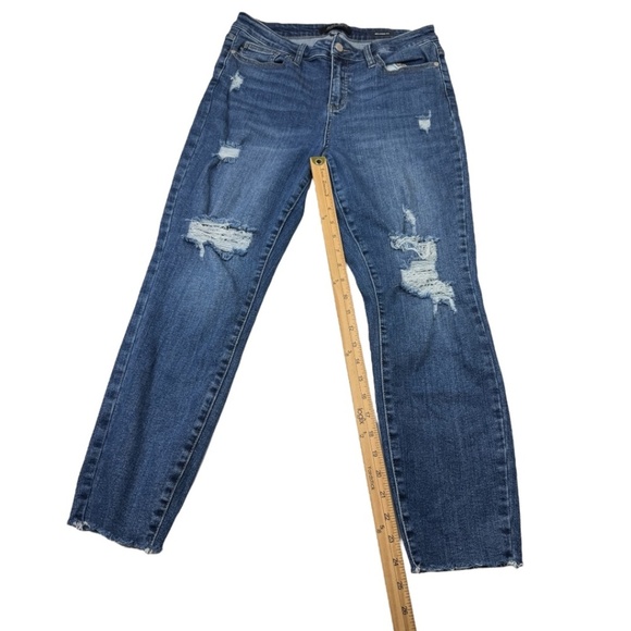 Judy Blue Mid Rise Vintage Relaxed Fit Cropped Distressed Raw Hem Jeans 11/30 - Picture 14 of 16